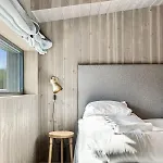 Modern With Mountains And Sea Views In アパート ヘニングスヴァール