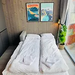 アパート Modern With Mountains And Sea Views In *