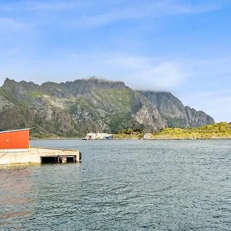 Modern With Mountains And Sea Views In Appartamento Henningsvær