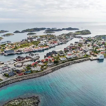 Apartment Modern With Mountains And Sea Views In Henningsvaer